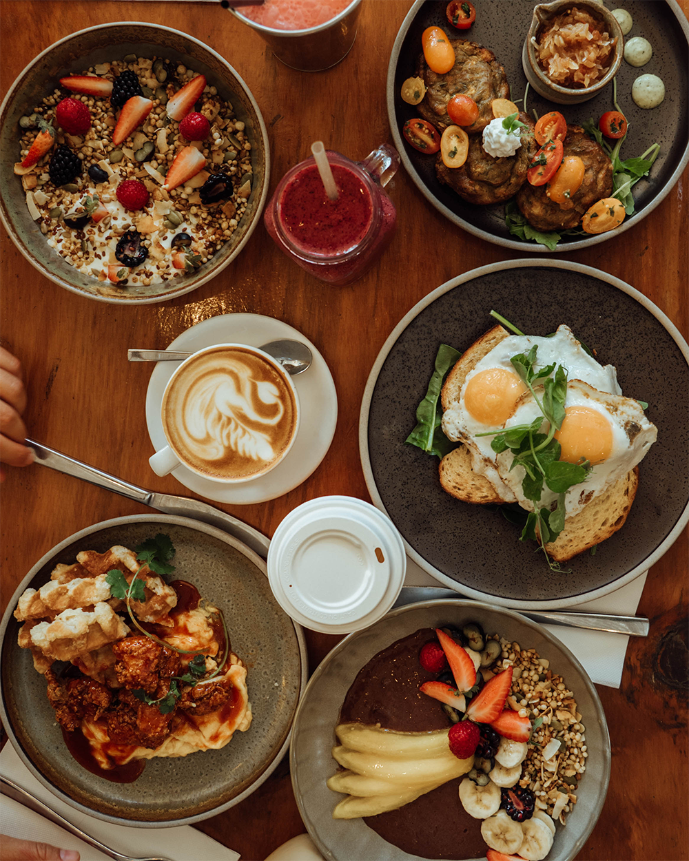 coffee shop airlie beach